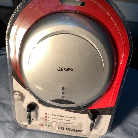 GPX CD Player with Earbuds - Picture 1 of 5